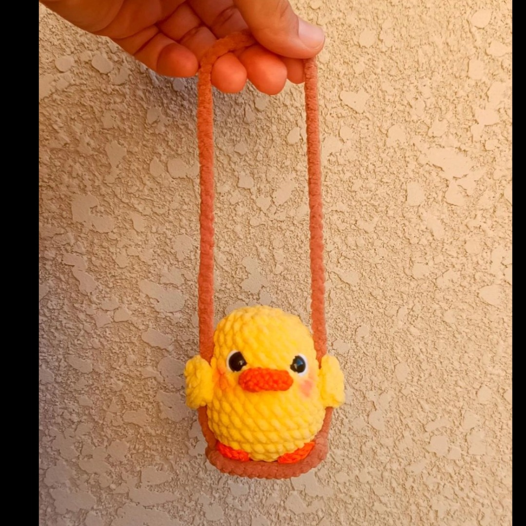 Patinho pelúcia enfeite de retrovisor